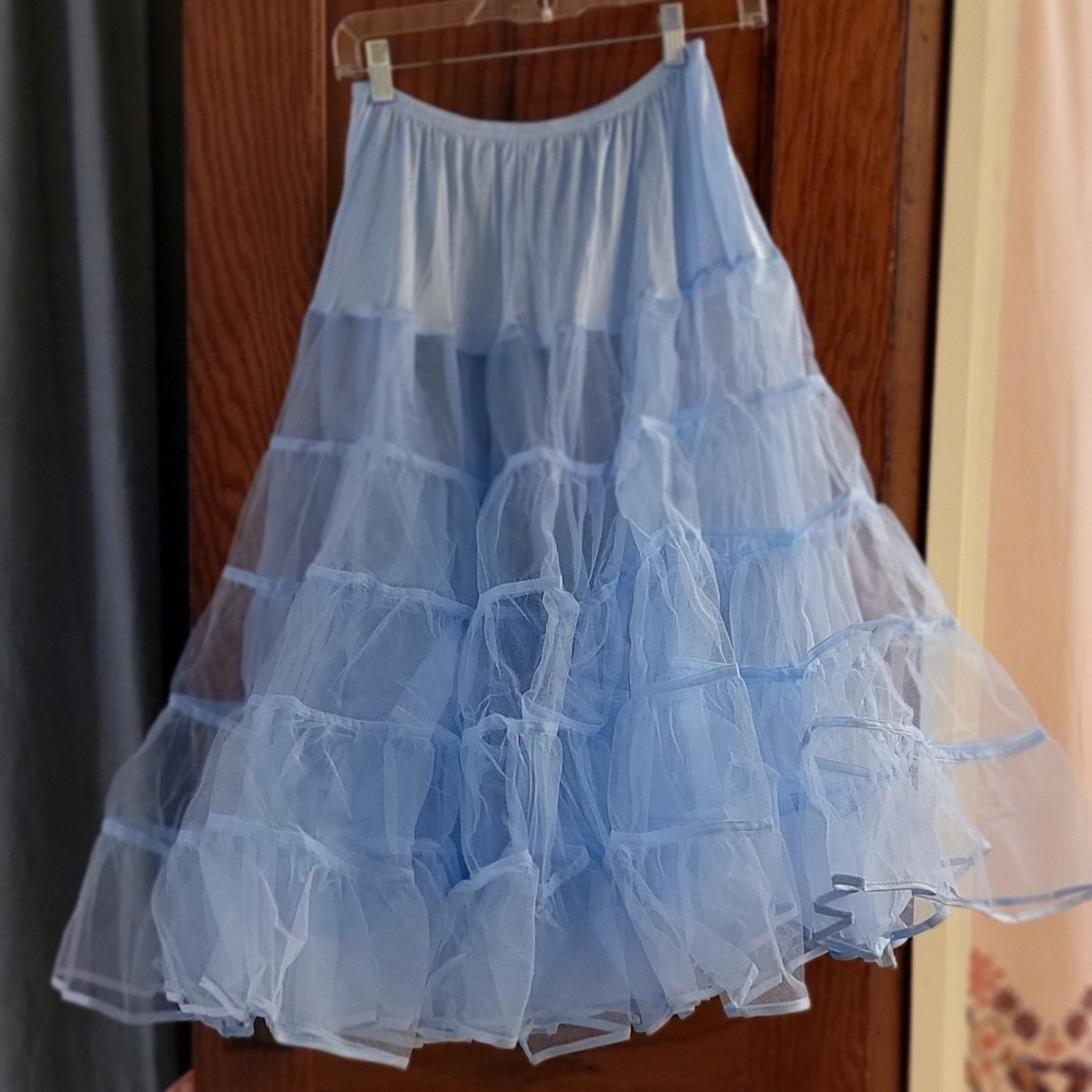 NWOT Pettiskirt 3 Layer Crinoline - Picture 2 of 3